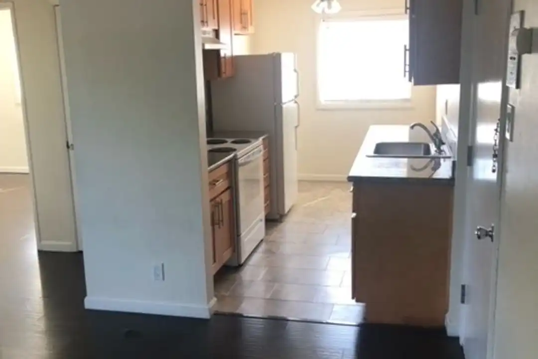 3232 14th Ave unit 14 - View 2