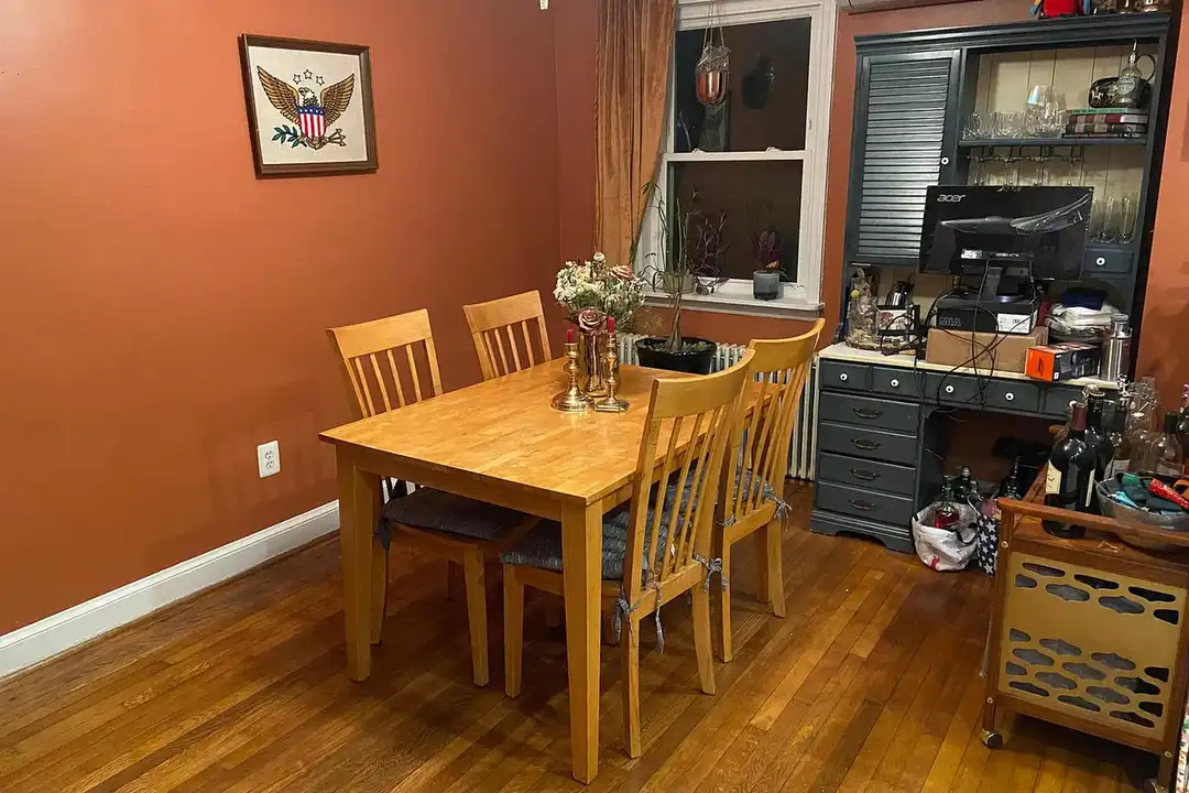 1917 D St NE - View 2