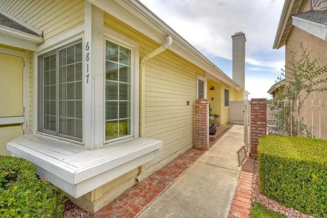 6817 Watercourse Dr - View 3