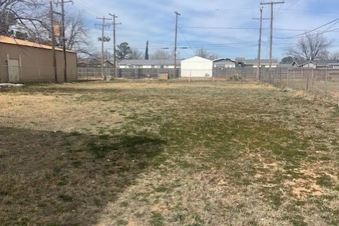 625 E 52nd St #COMMERCIAL - View 5