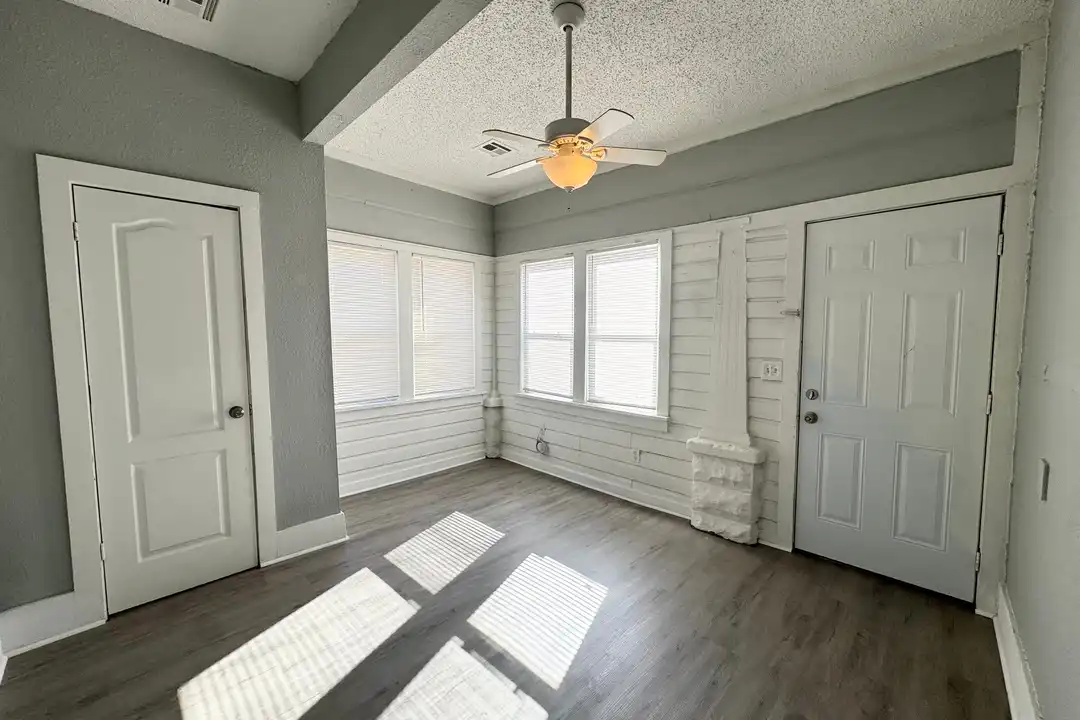 1119 NW 9th St unit A - View 6