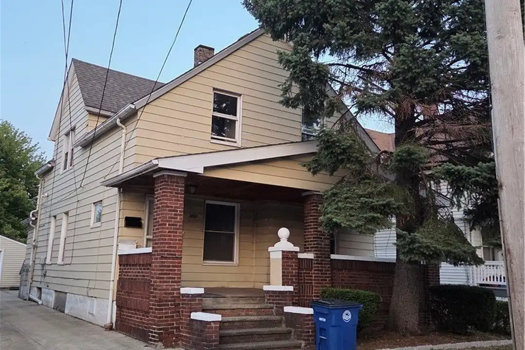 3803 E 50th St #UP – photo 1