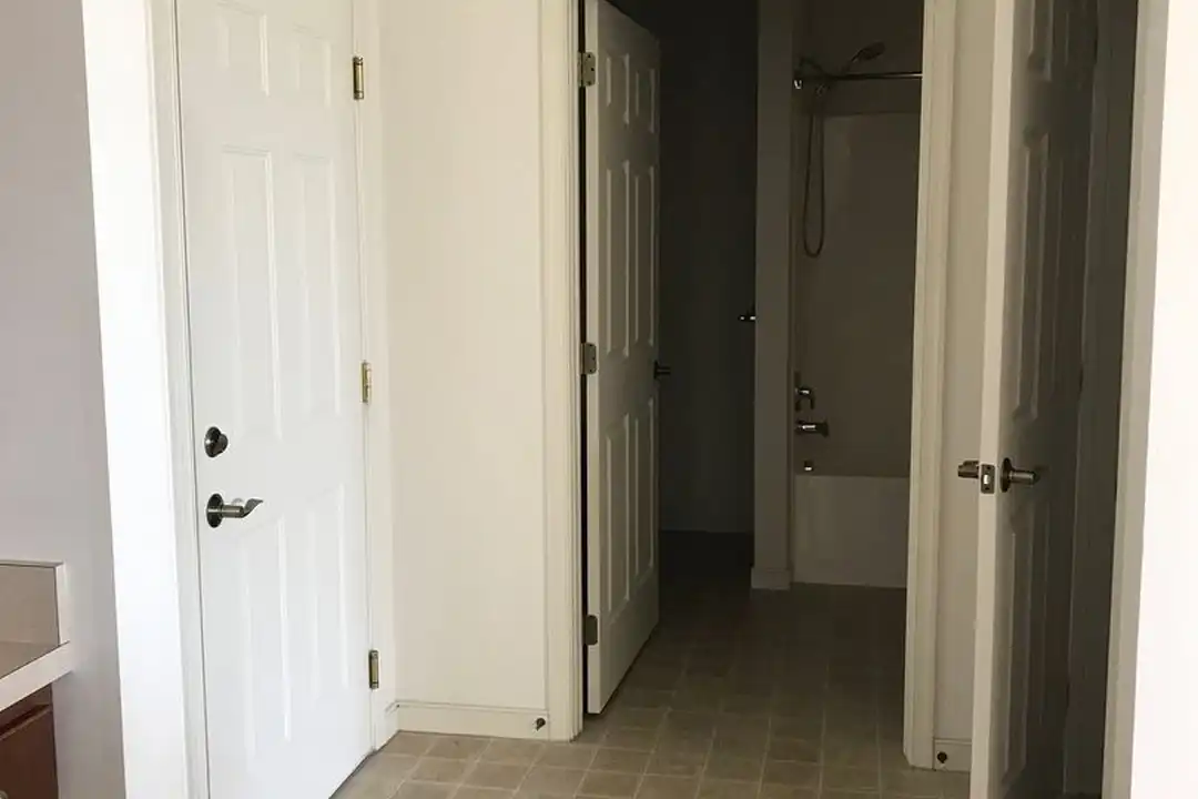 100 Deerfield Ln - View 4