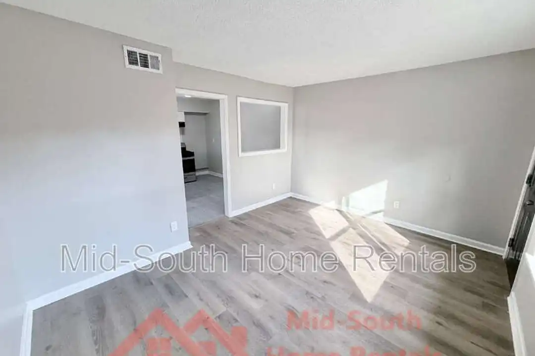 139 N Claybrook St unit 9 – pohled 6