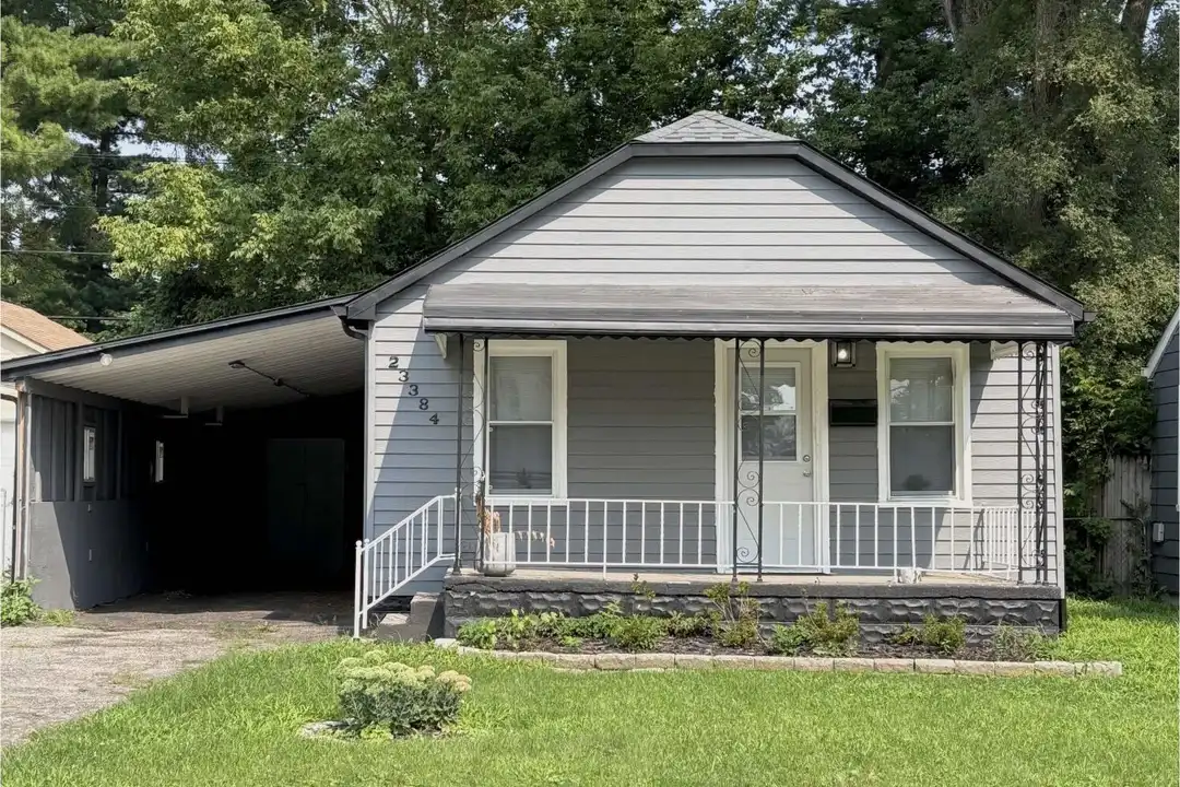 23384 Tawas Ave – photo 1 of 7
