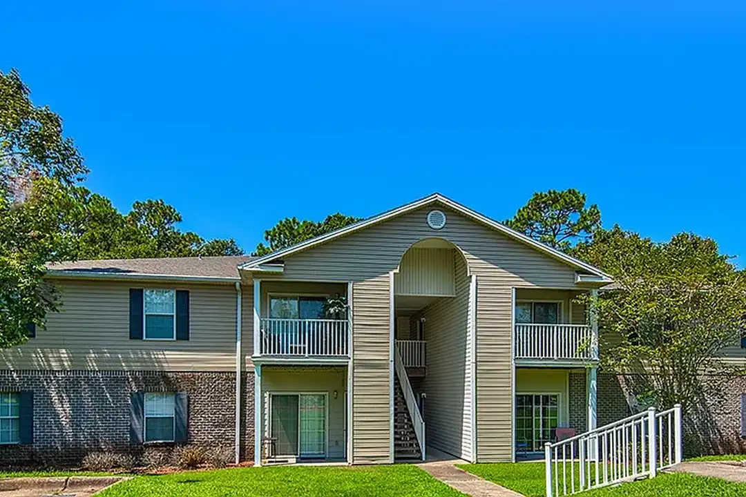 Marcus Pointe Grande Apartment Homes - More