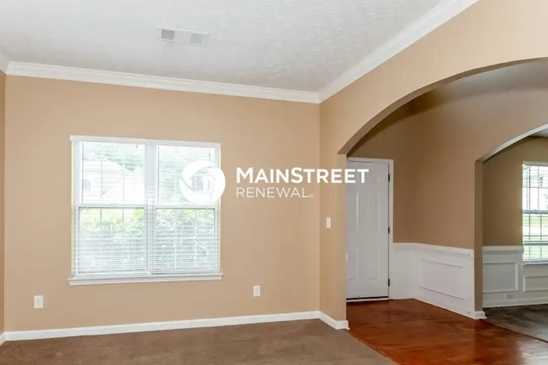 410 Concord Cir - View 3