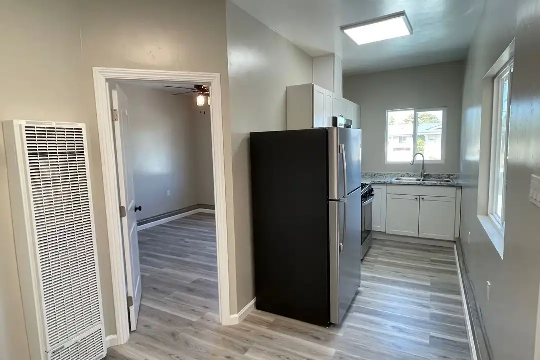 1543 Wallis Ave unit 1543A - View 4