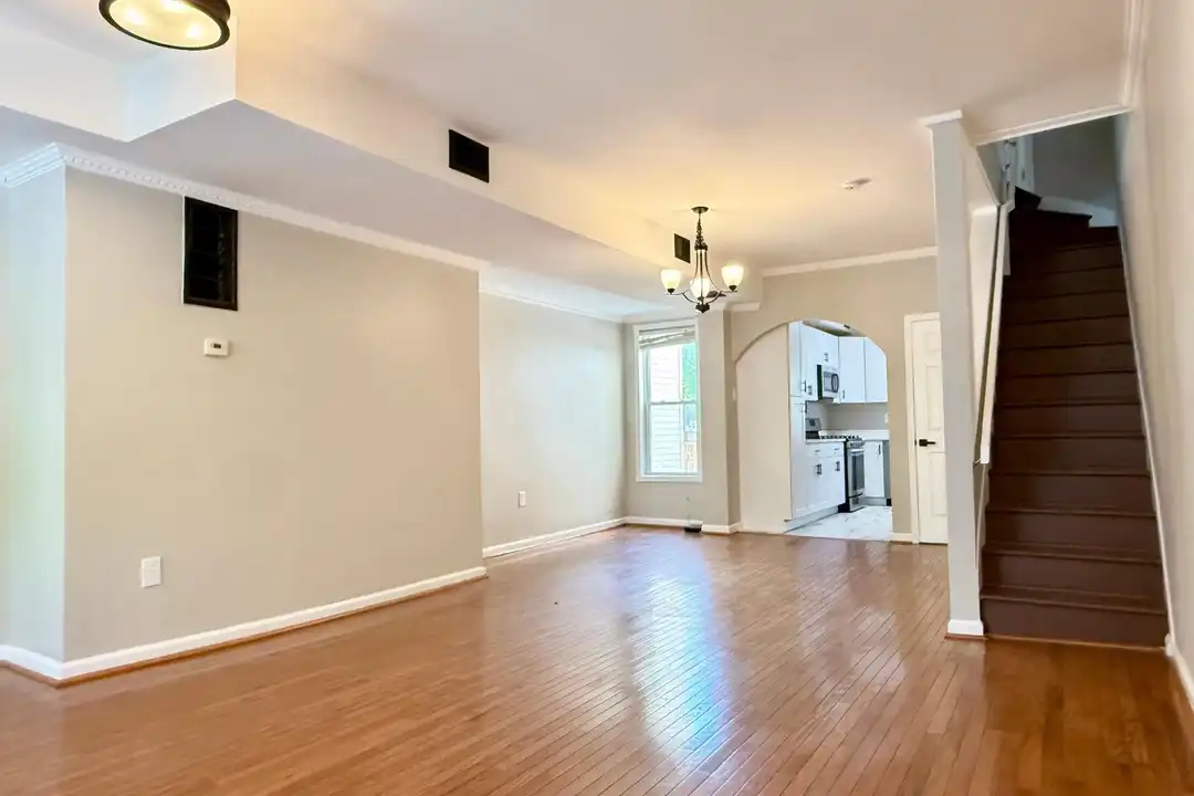 1004 Girard St NW - View 5