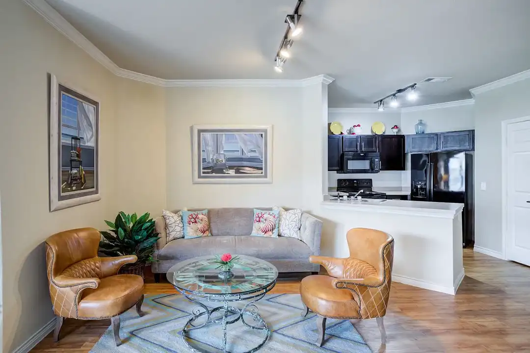 Bay Vista Apartments – photo 1