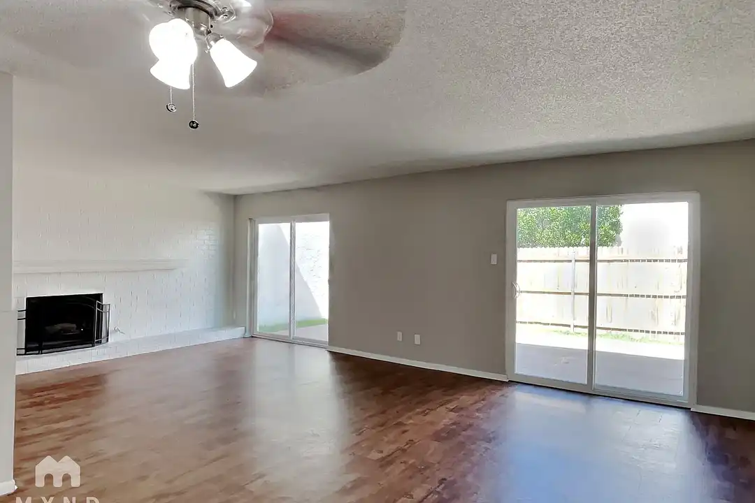 Del Estrado Townhomes – photo 1