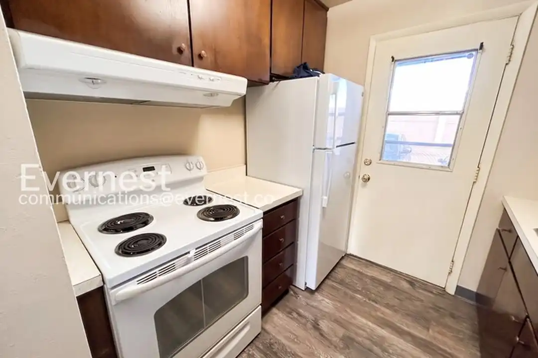 4311 N Chestnut St unit 2 - View 2