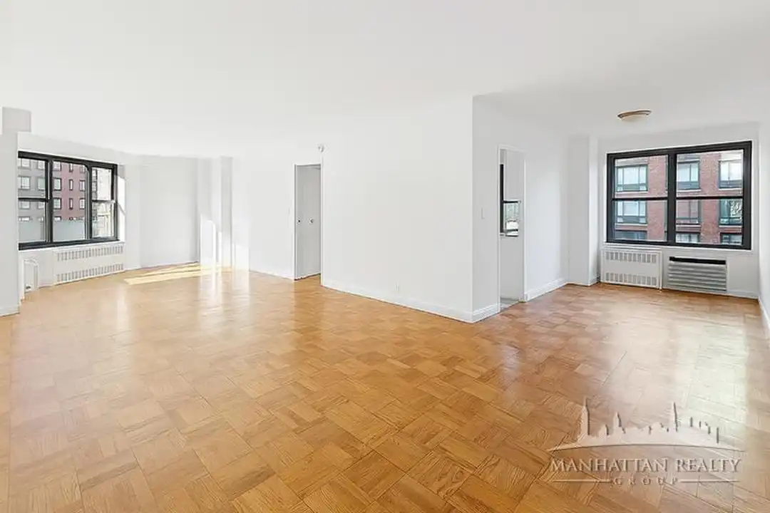 Apartment in New York, East Village, Manhattan - View 2