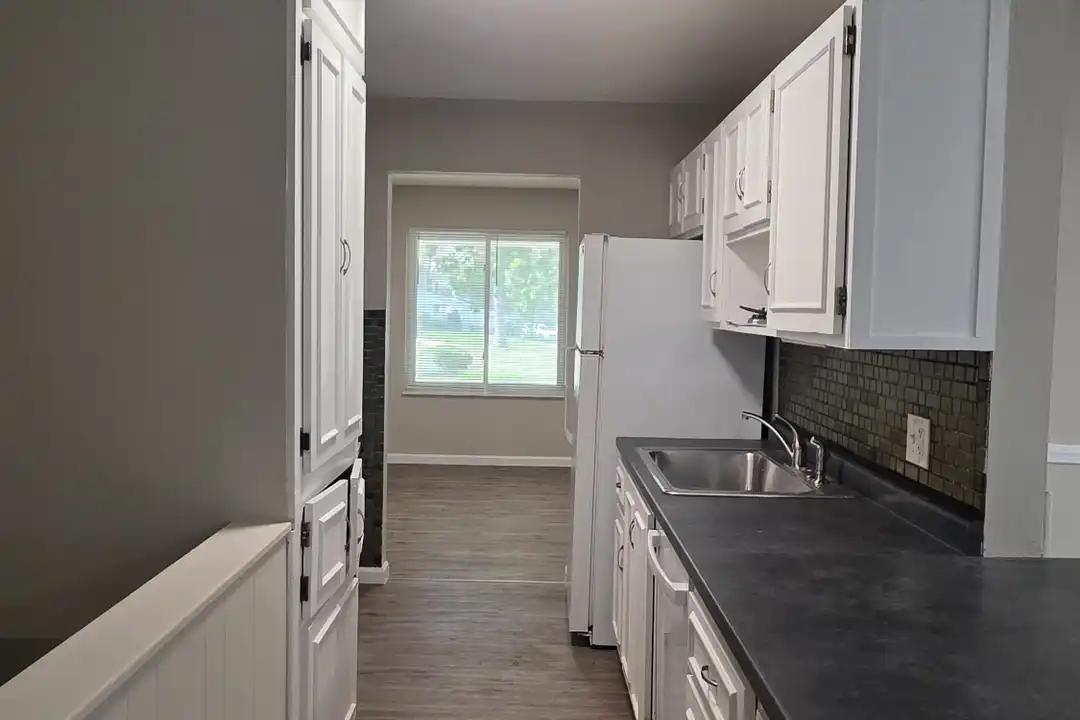 2259 Ainsworth Dr - View 4
