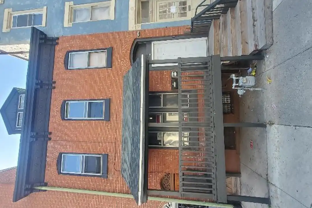 608 N 10th St – photo 1