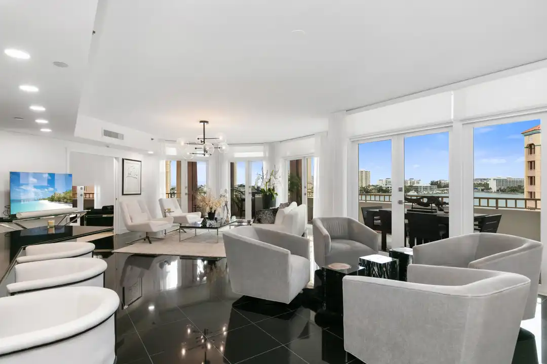 300 SE 5th Ave unit 6050 - View 3