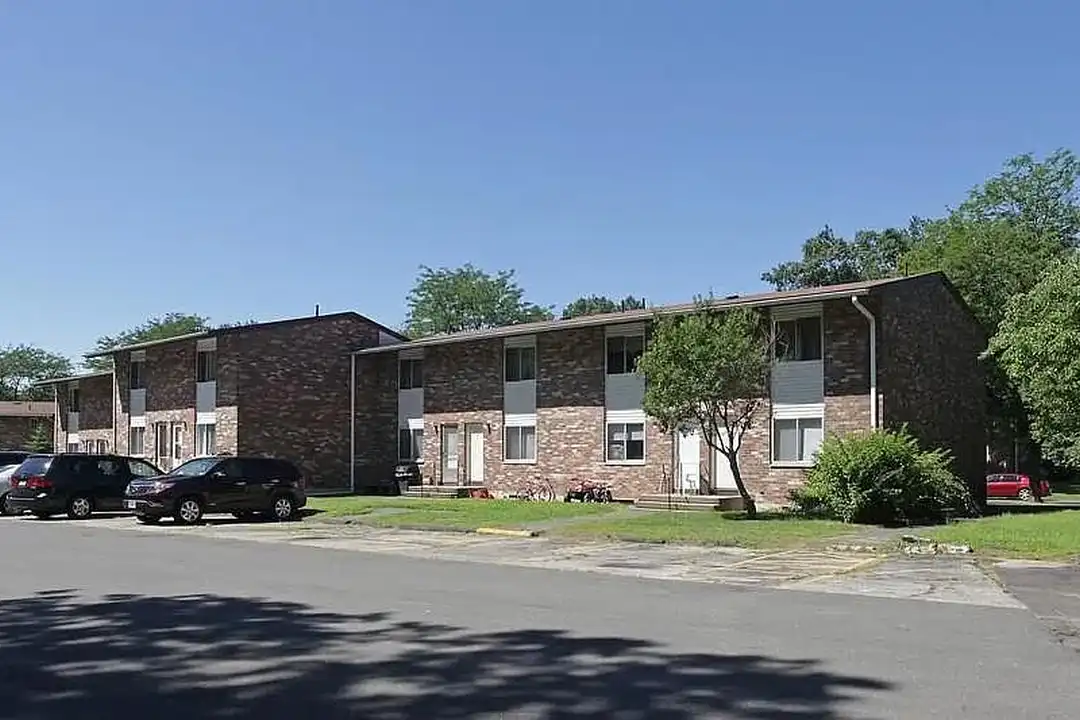 Redstone Gardens – photo 1 of 5
