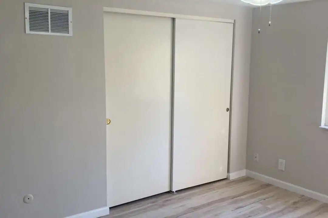 8 Holloway Dr unit B - View 5