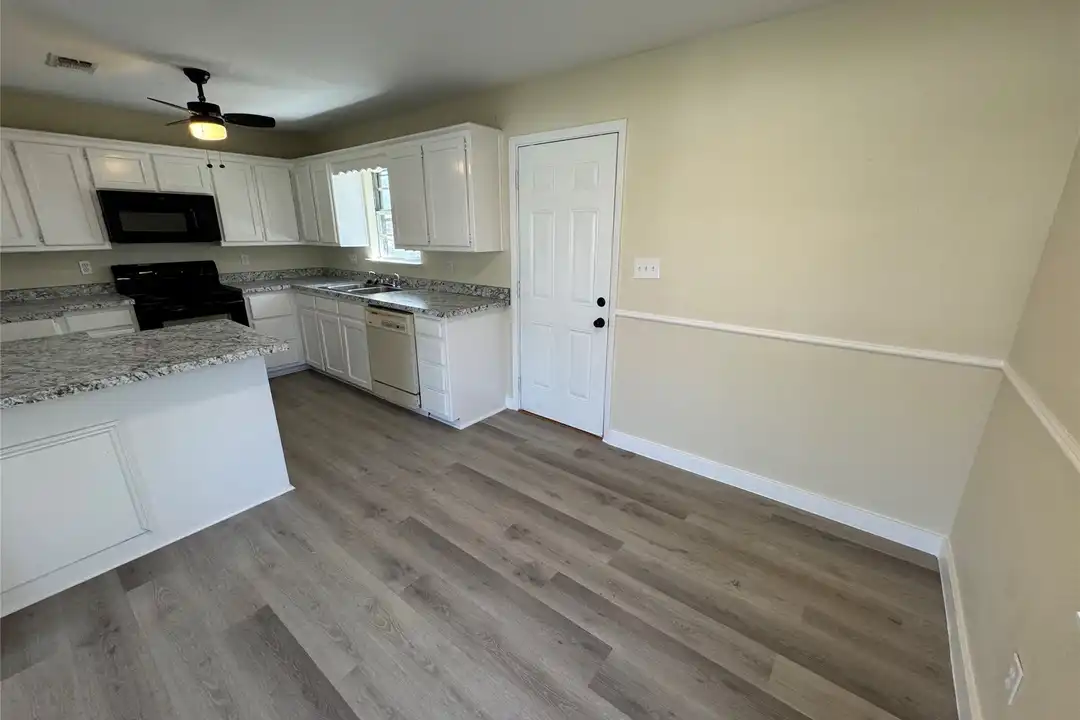 116 Lusk St - More
