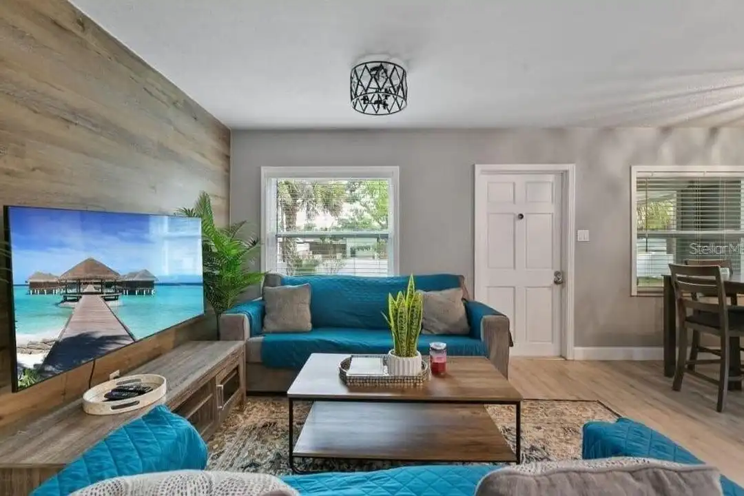 2911 E 97th Ave - More