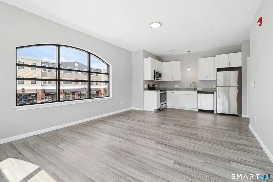 10 Steele Blvd #201 – photo 1 of 24