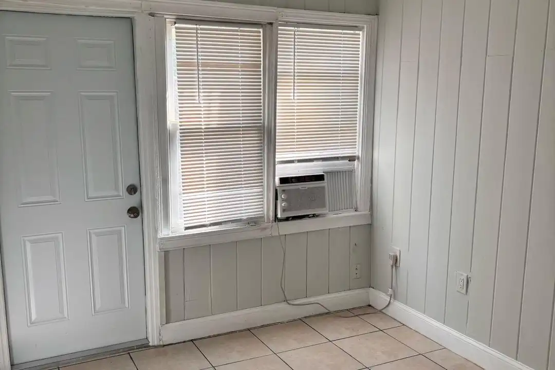 Apartment in West Palm Beach - View 4