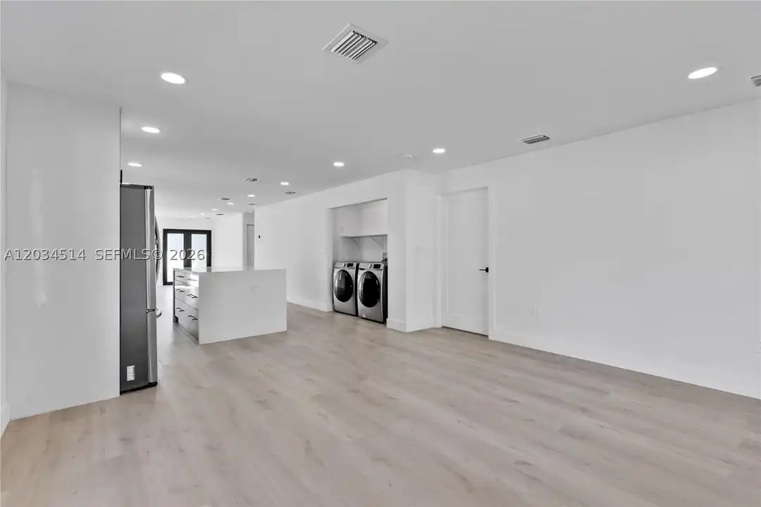 407 NW 45th St - View 5
