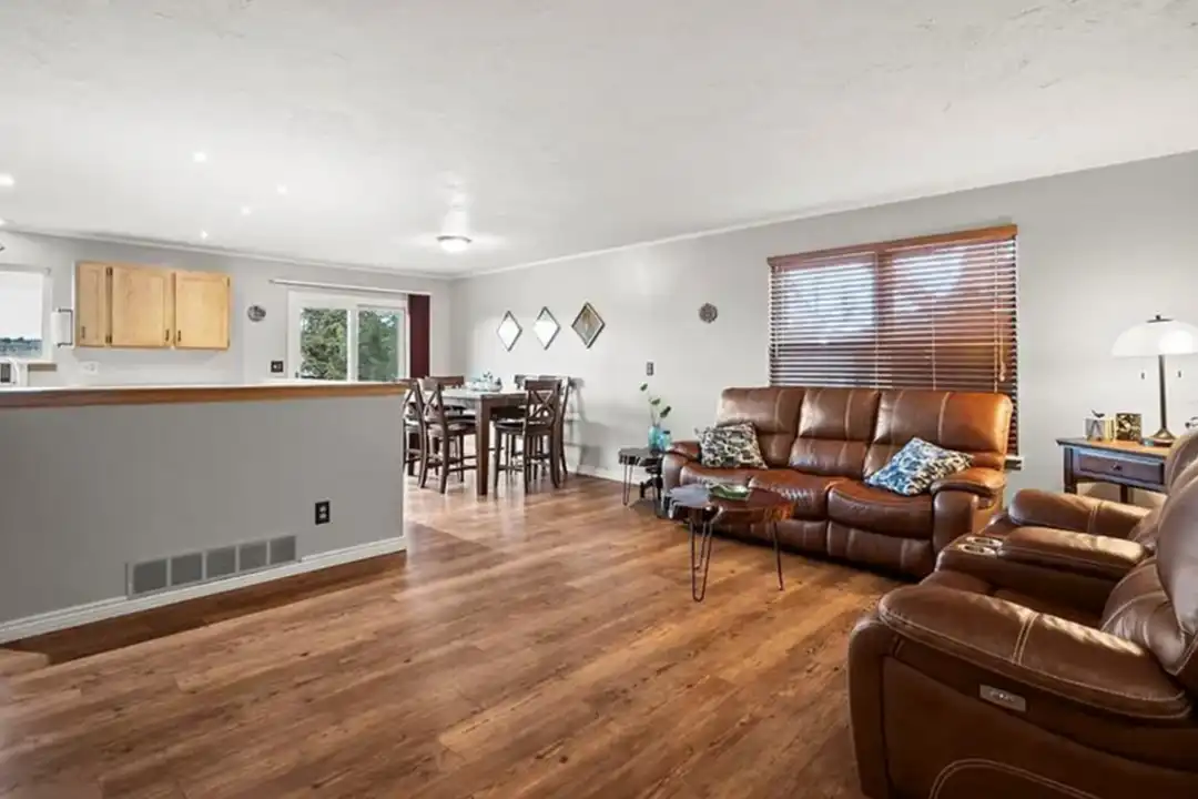 3060 Maverick Dr - View 3