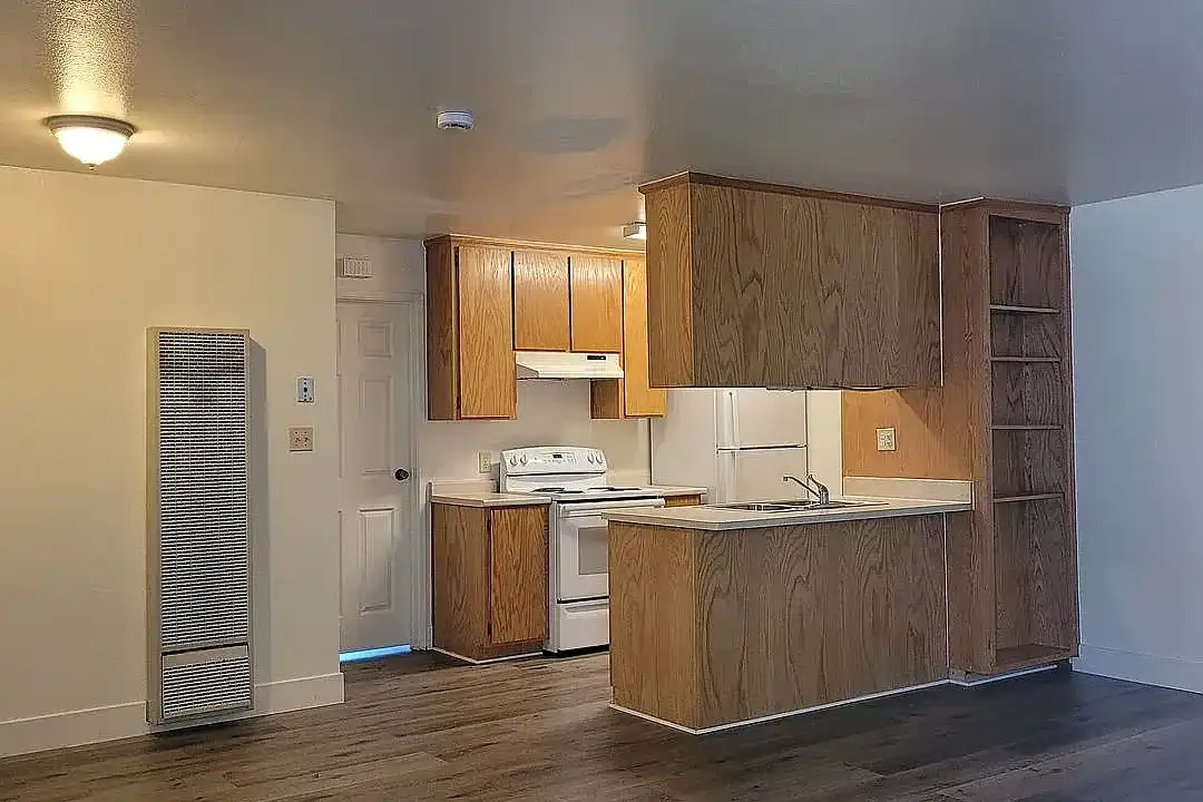 Cedarwood Apartments – photo 1 of 2