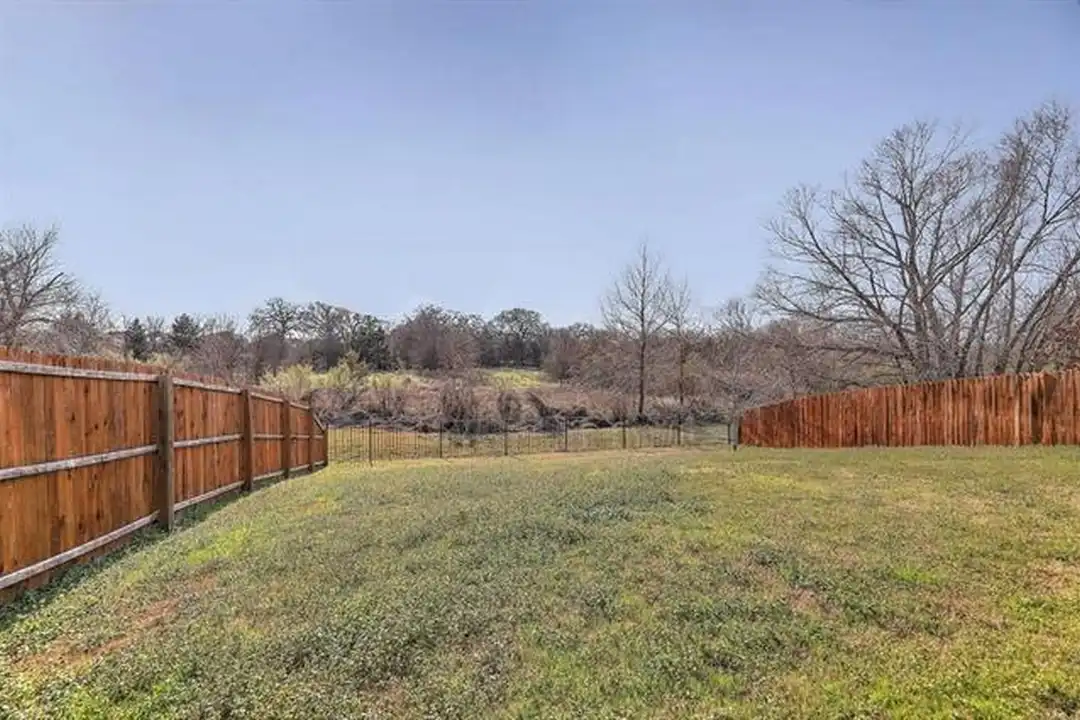 1108 Cheyenne Dr - View 3