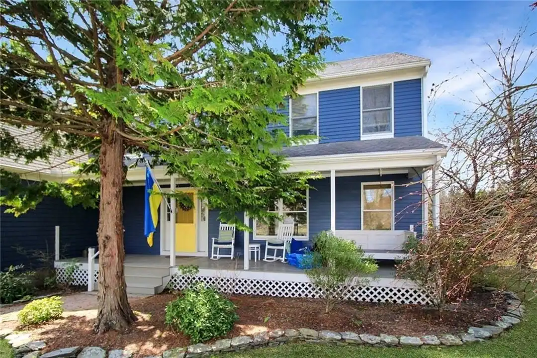 641 Middle Rd - View 2