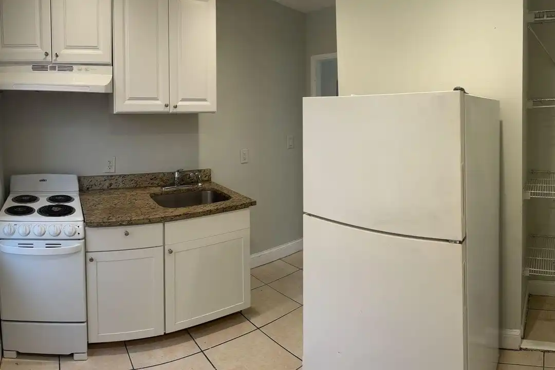 Apartment in West Palm Beach - View 5