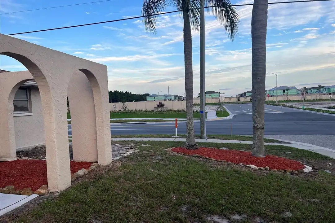 5945 Mockingbird Dr - View 3