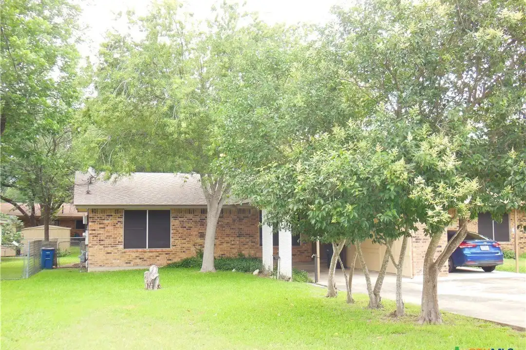 House in New Braunfels - View 2