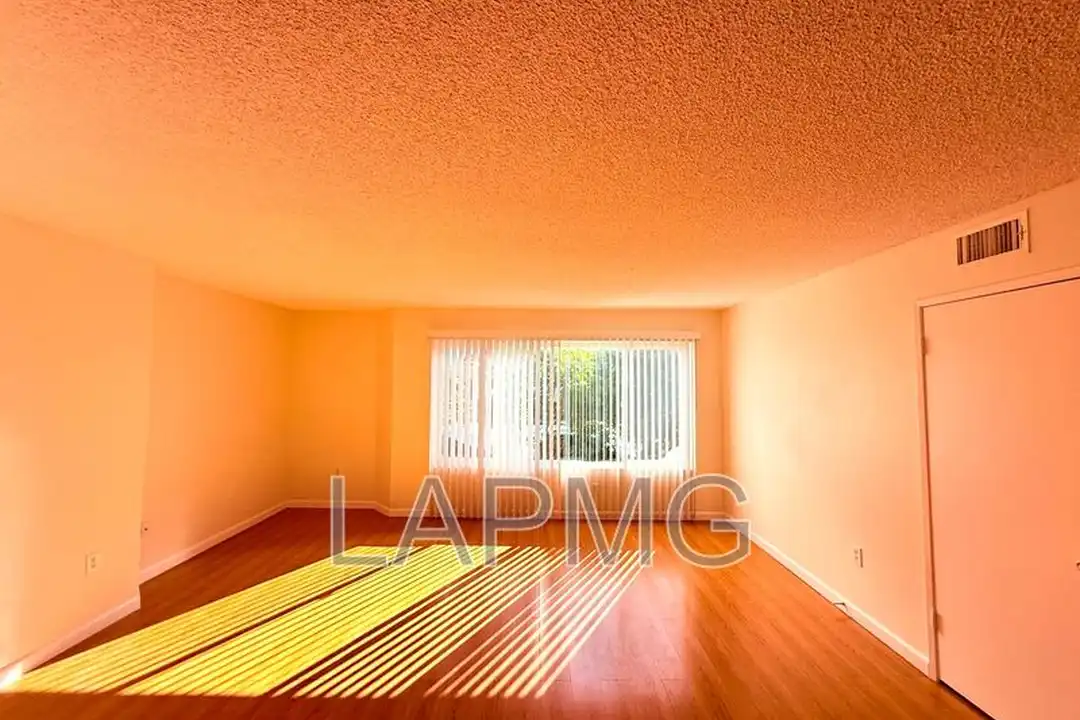 1059 Western Ave unit 1 - View 5