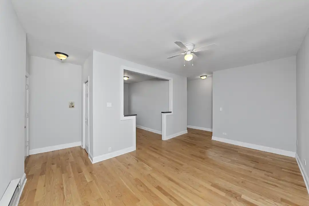 3726 N Pine Grove Ave unit W1 - View 2