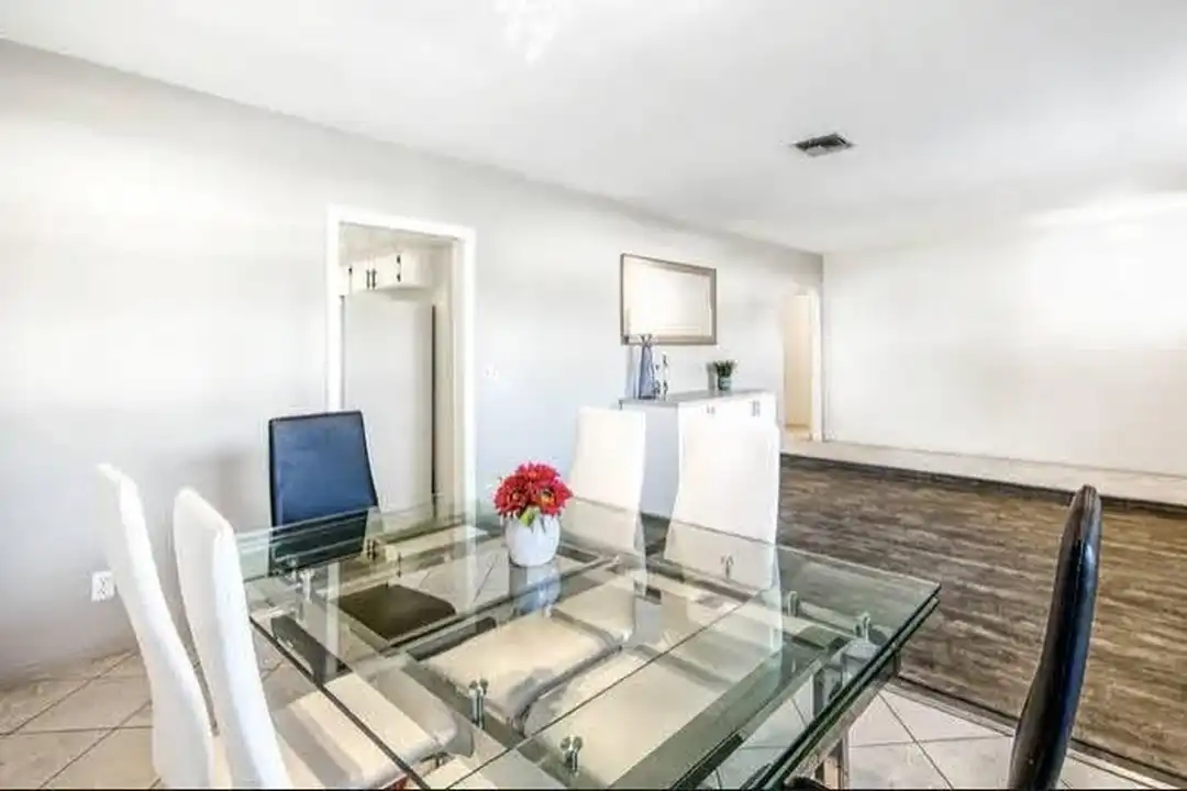 2200 N 47th Ave - View 5