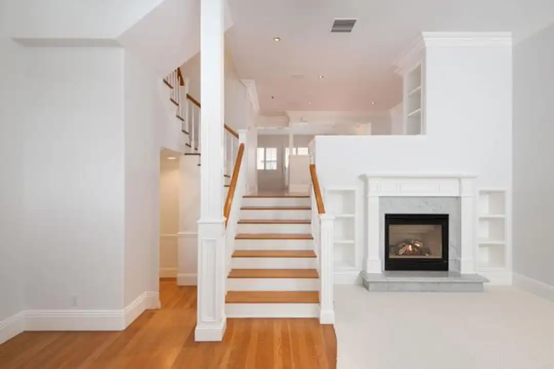 3294 Caminito Eastbluff – další