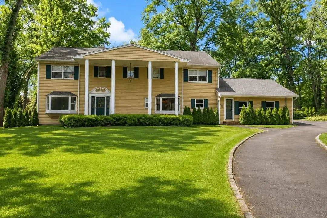 5 Linda Ct – photo 1 of 38