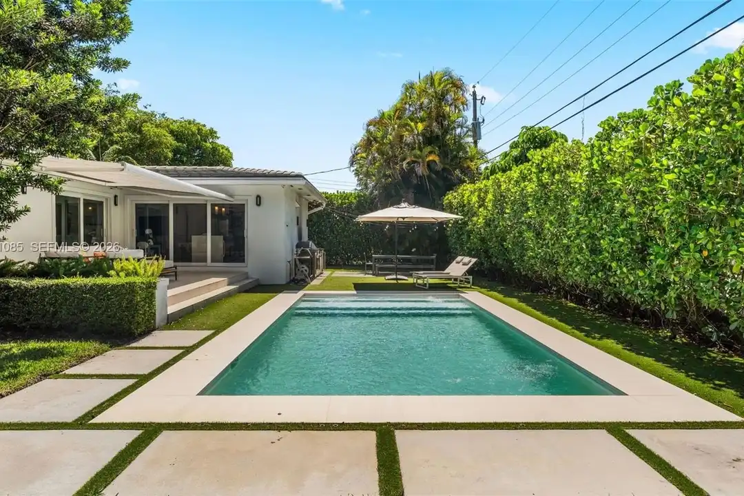 1531 Consolata Ave - View 2