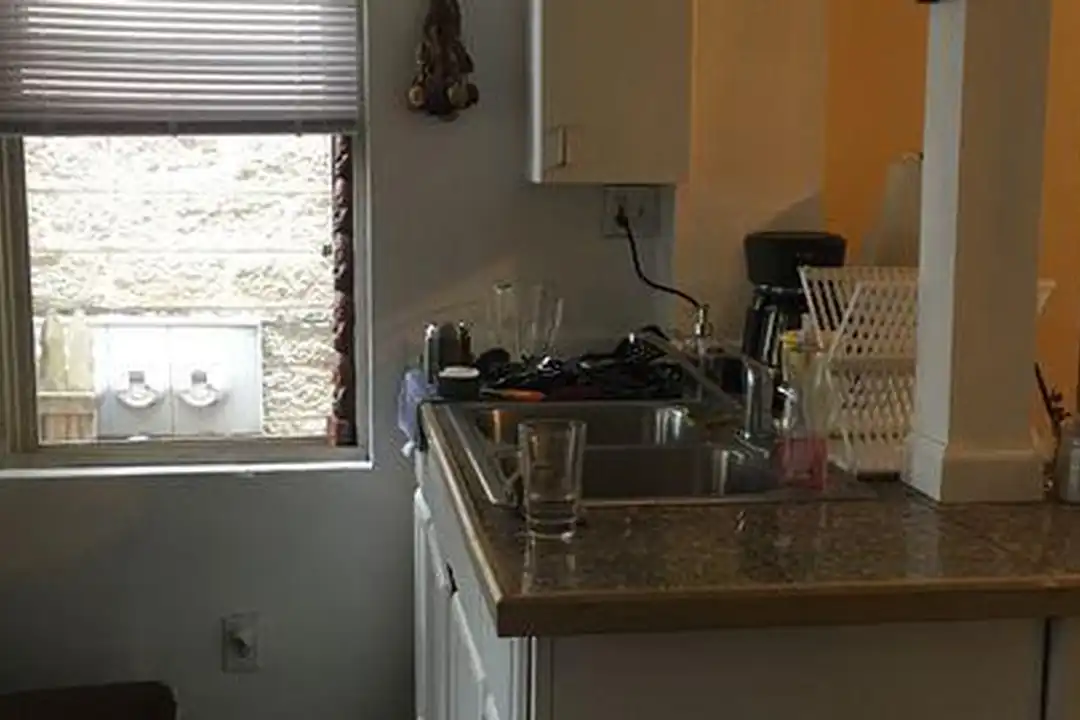 821 N Hermitage Ave - View 5