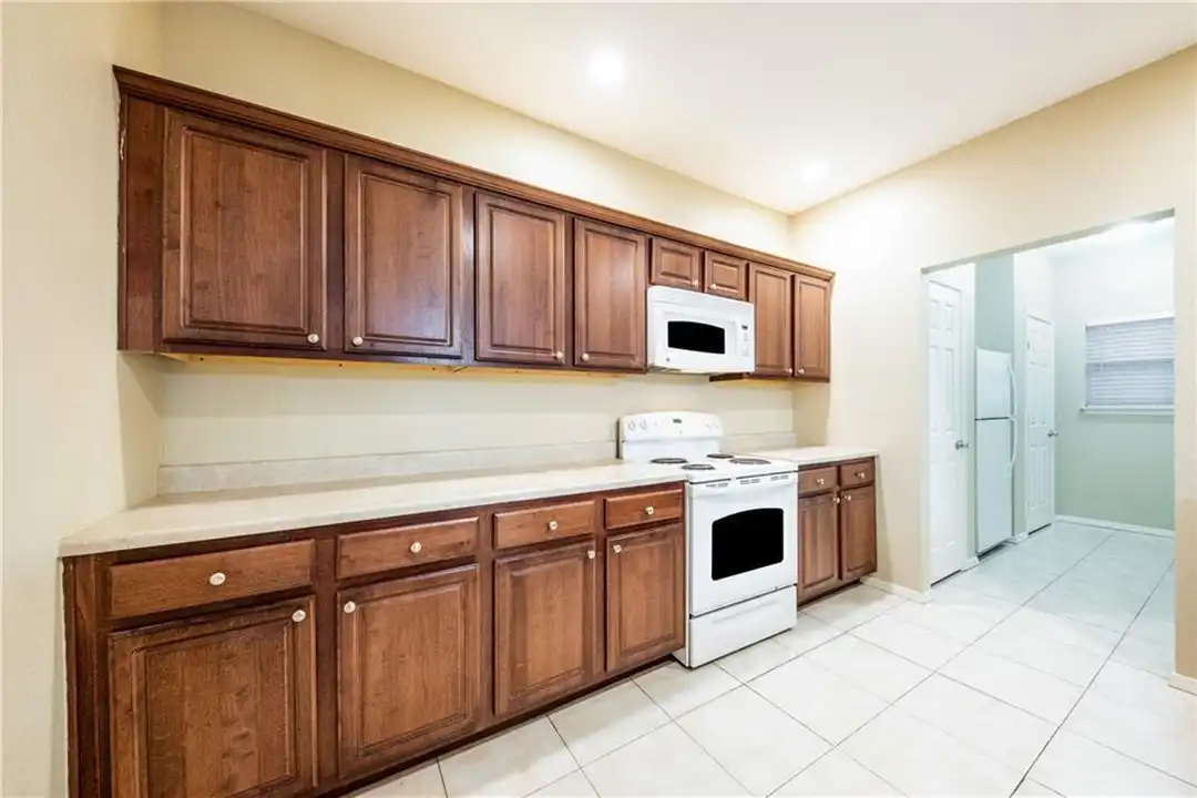 2809 E 22nd St unit B - More