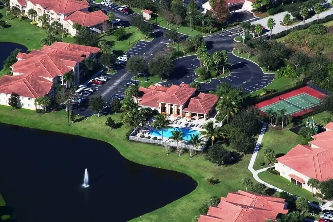 141 SW Palm Dr unit 306 - View 4