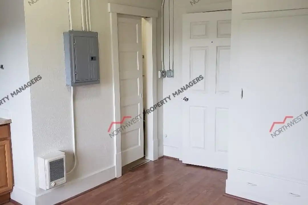 914 N Tower Ave unit 12 - View 6