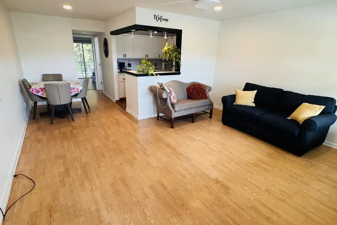 16 Windsor A - View 3