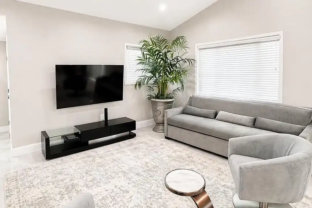 51 Chiswick Dr unit 1 - View 2