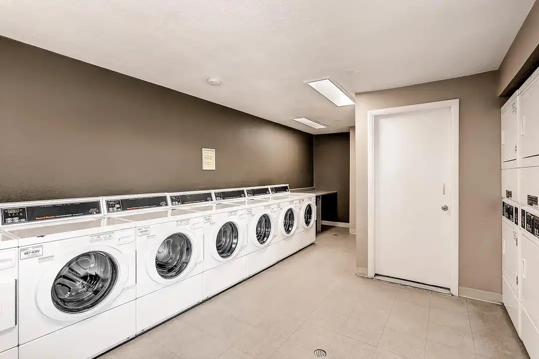 Greentree Village Apartments – photo 1