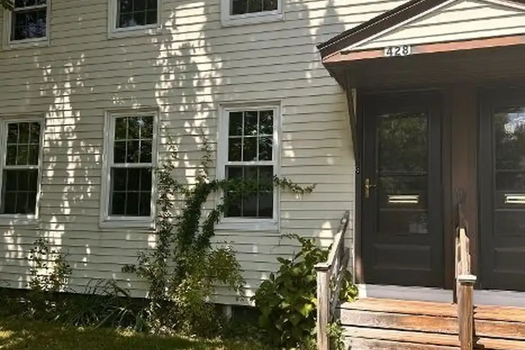 428 Main St unit 428 – photo 1 of 7