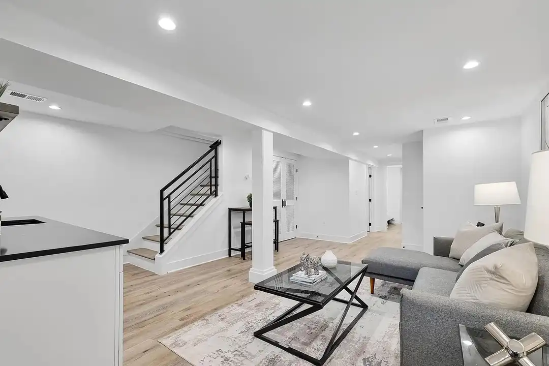 518 Buchanan St NW - View 3