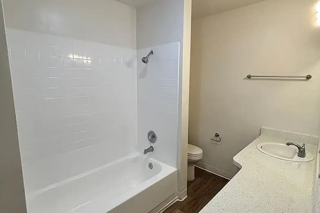 University Terrace Apartments – photo 1
